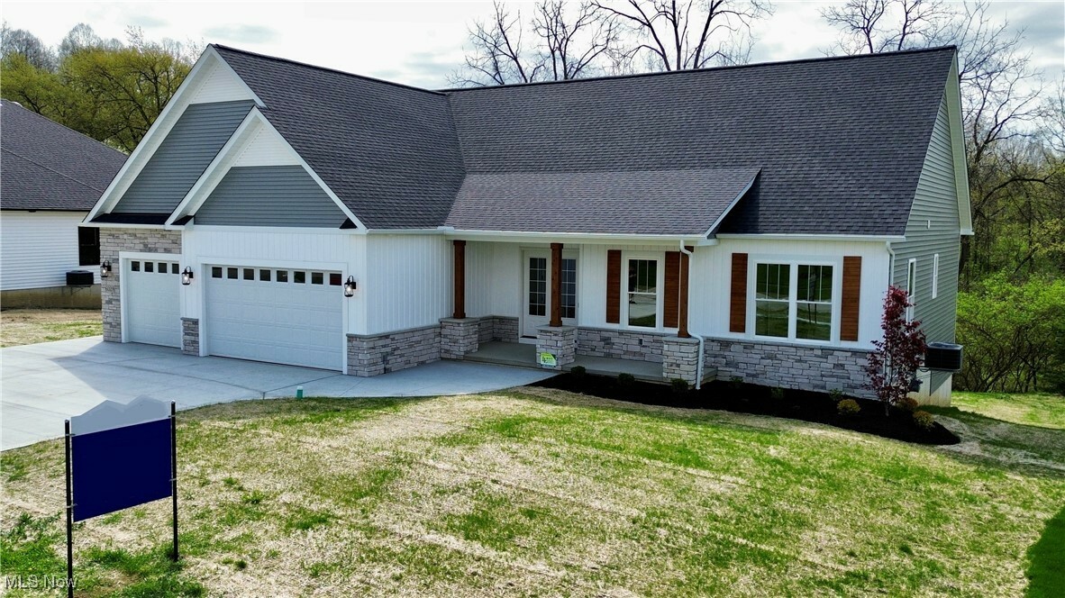 Property Photo: 6028 Arlyne Lane OH 44256