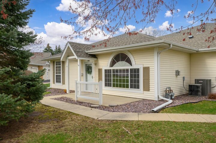 1926 Waterford Place SW  Rochester MN 55902 photo