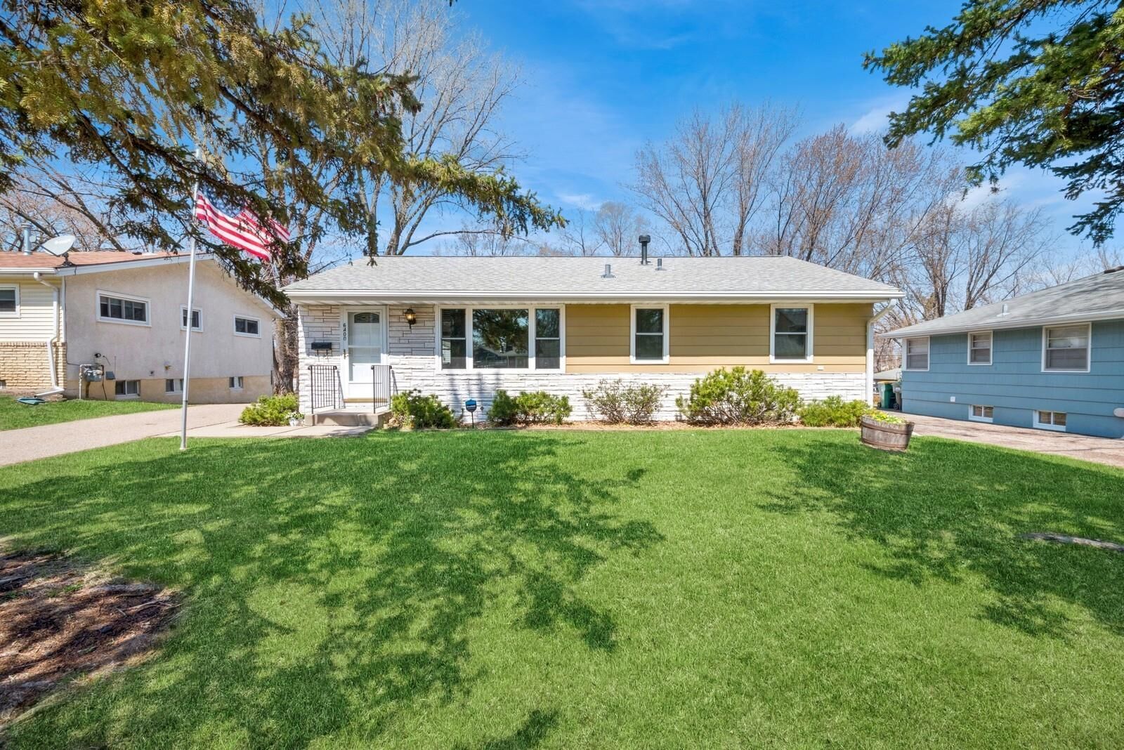 Property Photo:  6400 46th Place N  MN 55428 