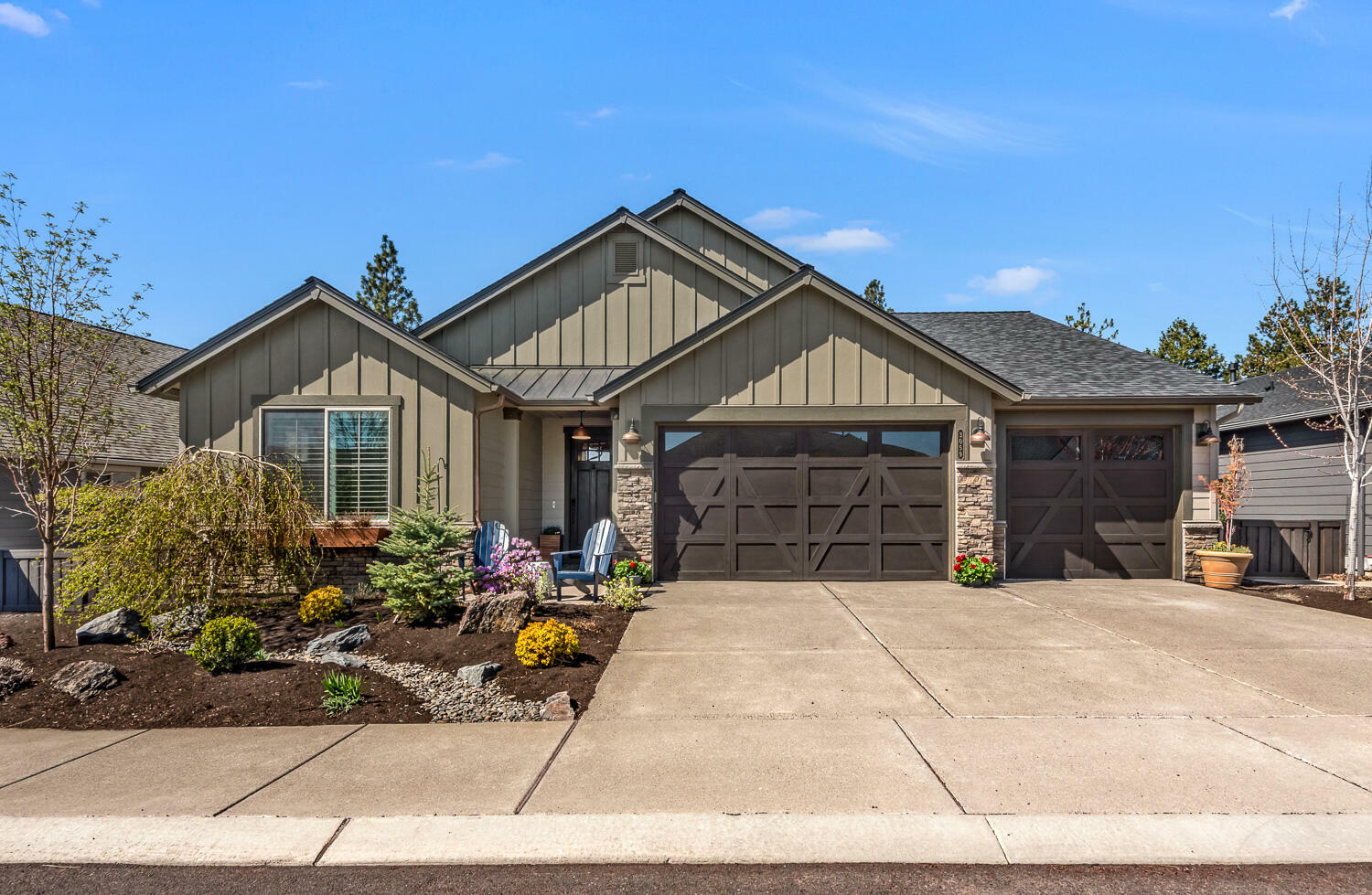 Property Photo: 3059 NW Hidden Ridge Drive OR 97703