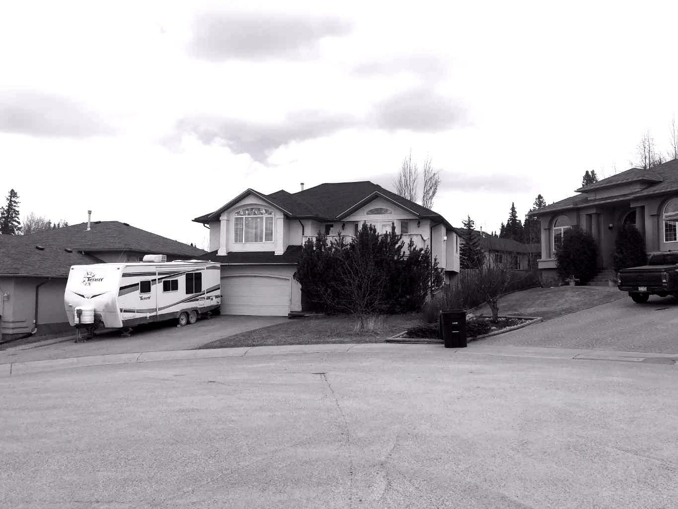 105 Parker Place  Hinton AB T7V 2E5 photo