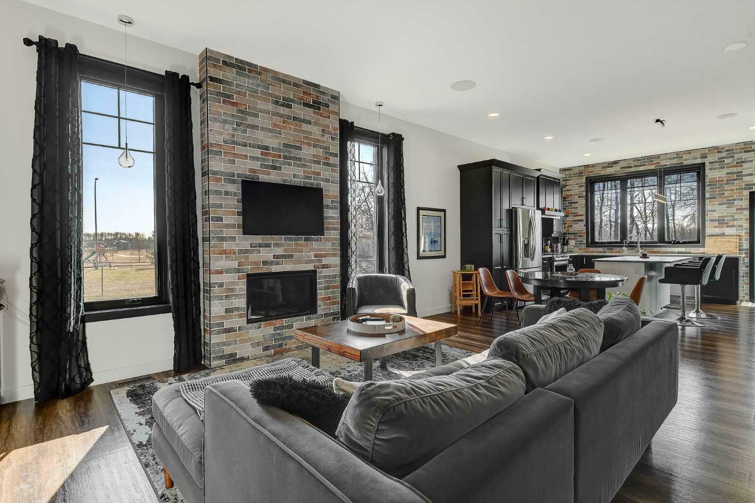 Photo de la propriété: 10509 66 Avenue AB T8W 0L5