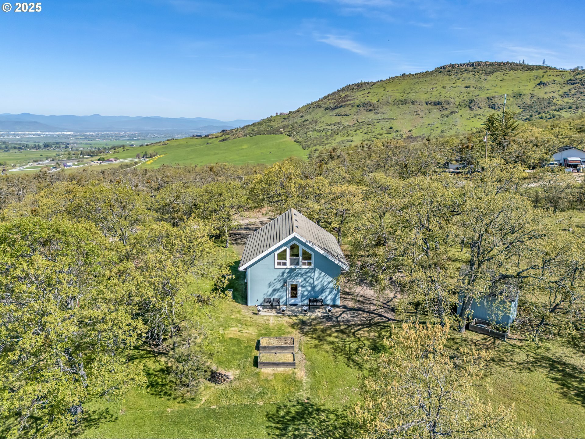 Property Photo:  1704 Panorama Dr  OR 97504 