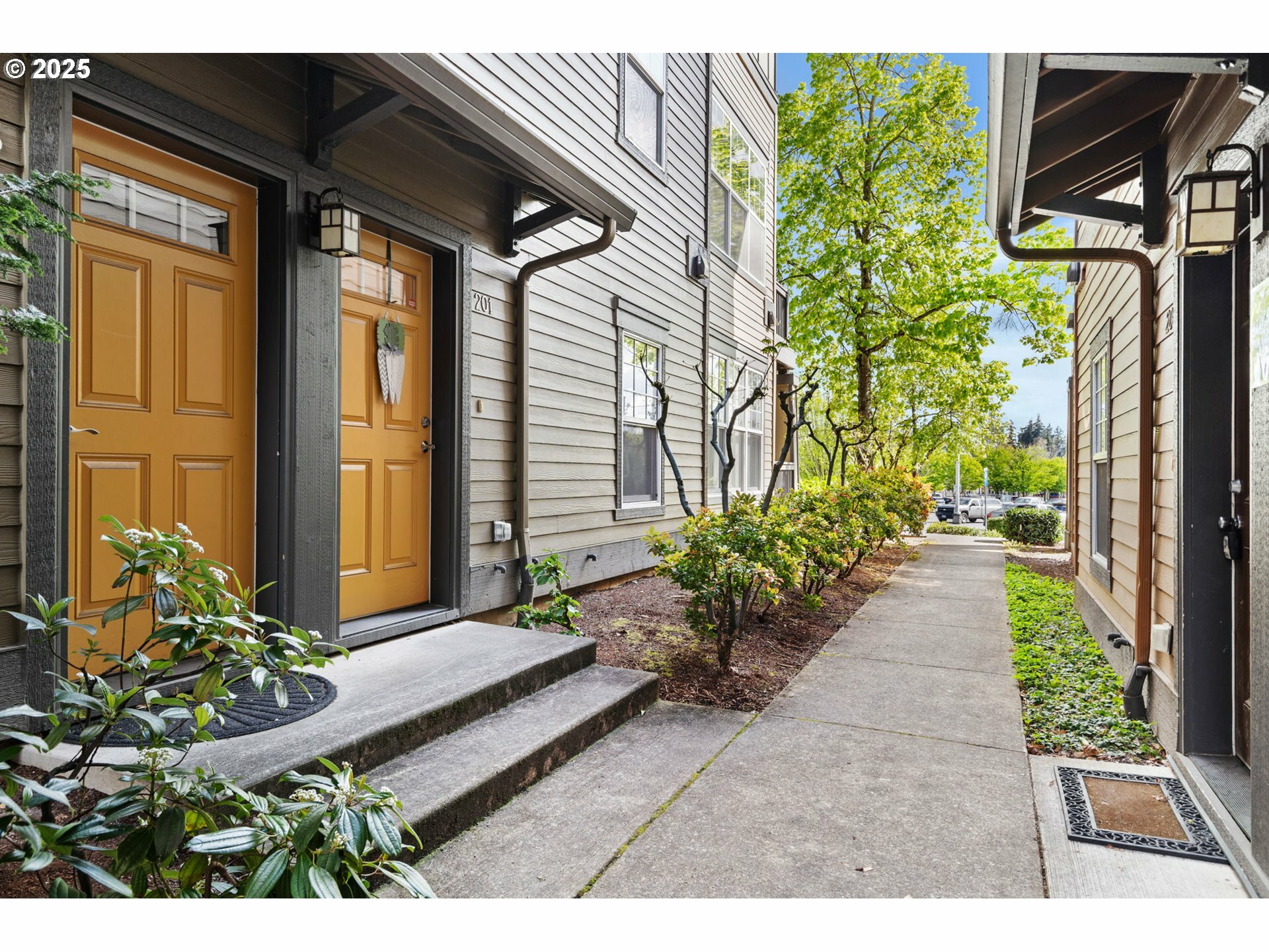 Property Photo: 1170 SW 170th Ave 201 OR 97003