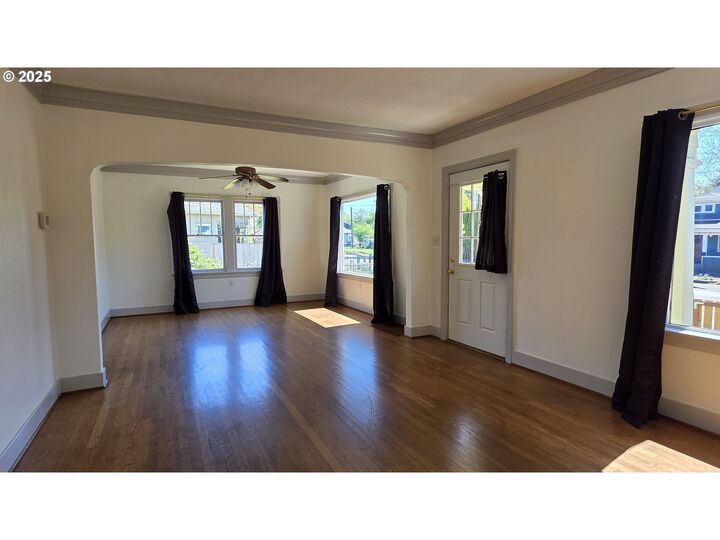 Property Photo: 708 W Fourth Plain Blvd WA 98660