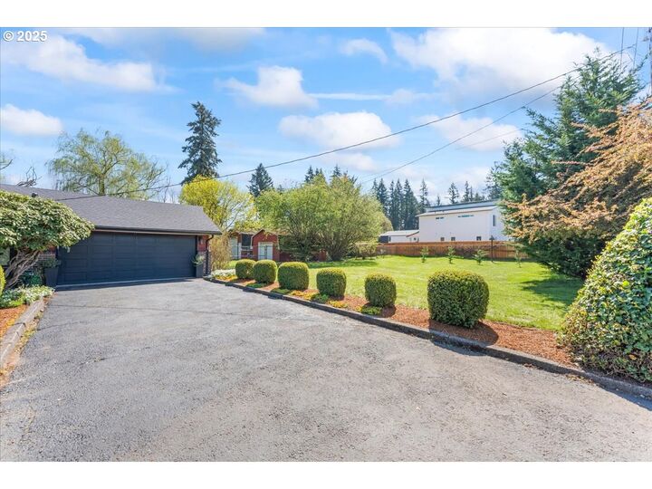 Property Photo: 9811 NE 152nd Ave WA 98682