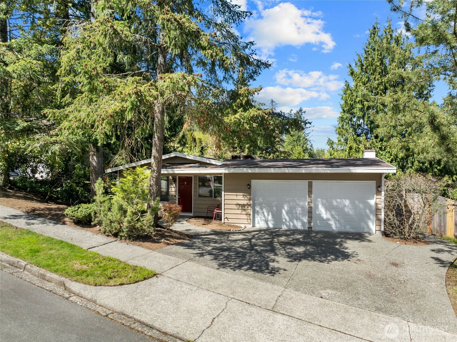 Property Photo: 16128 NE 57th Street WA 98052