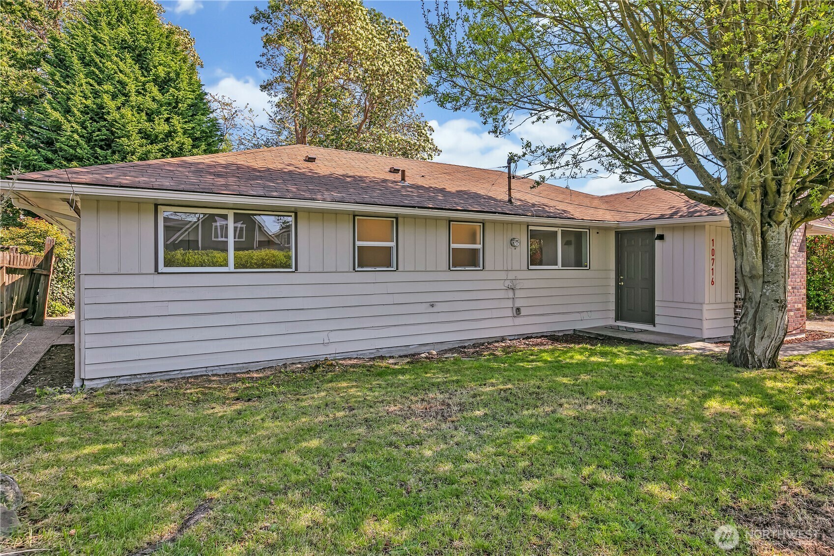 Property Photo: 10716 21st Avenue SW WA 98146