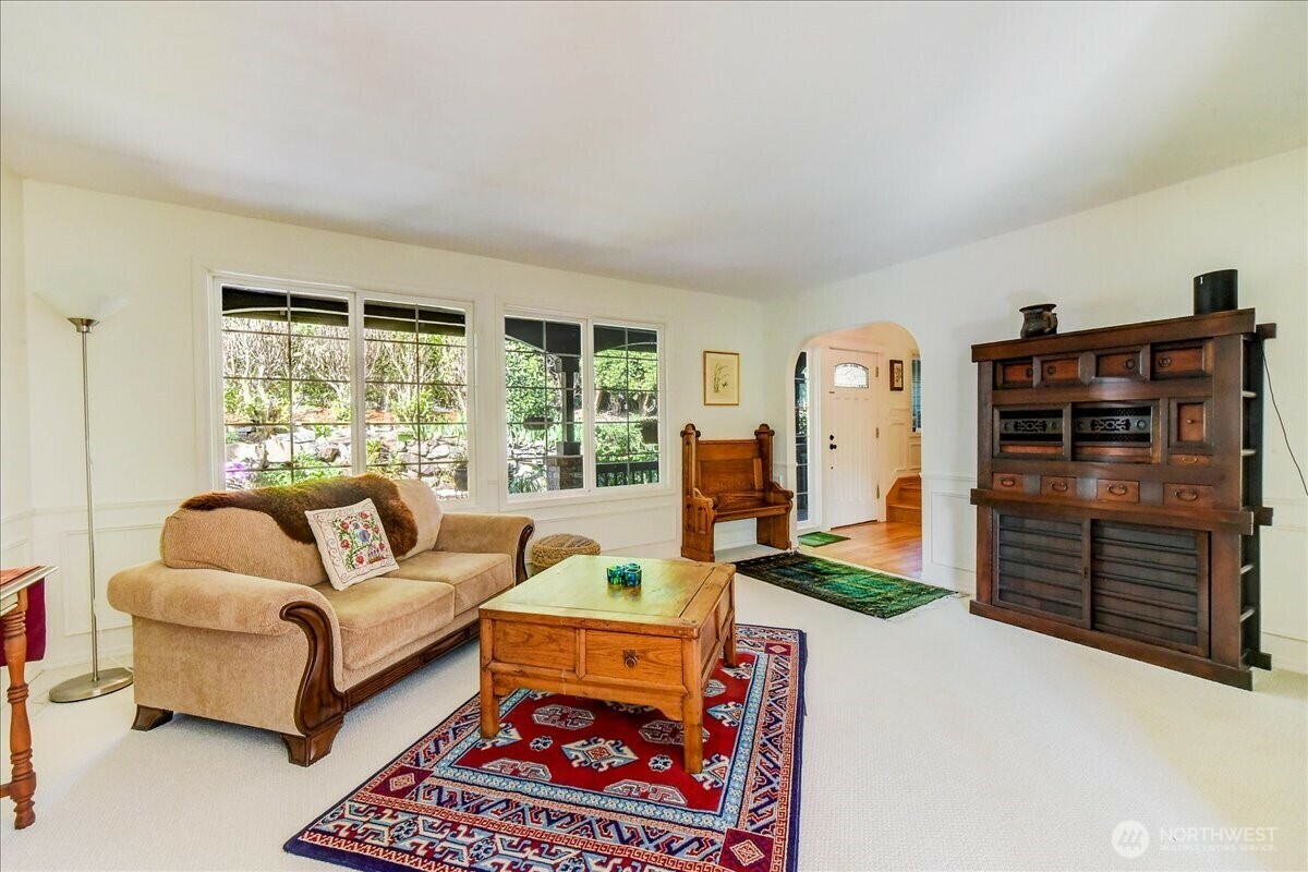 Property Photo: 17508 32nd Avenue NE WA 98155