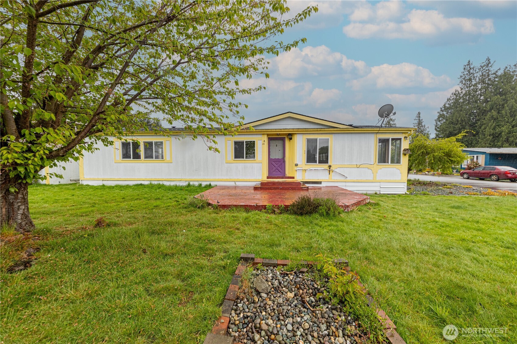 Property Photo: 920 Maple Lane 25 WA 98284