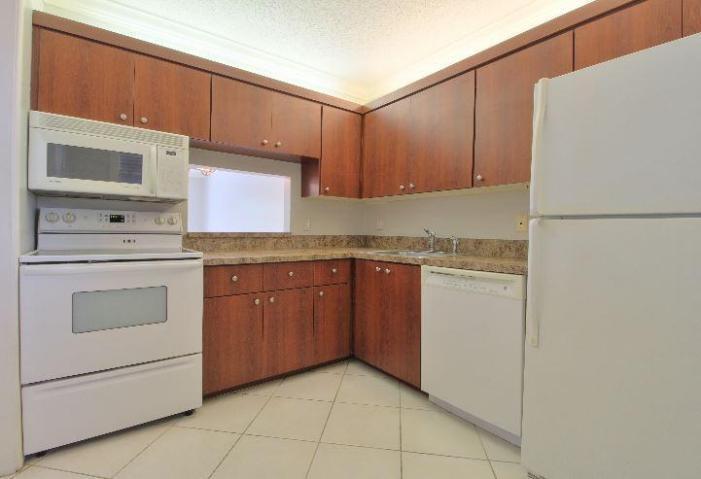 Property Photo: 2700 Casita Way 204 FL 33445