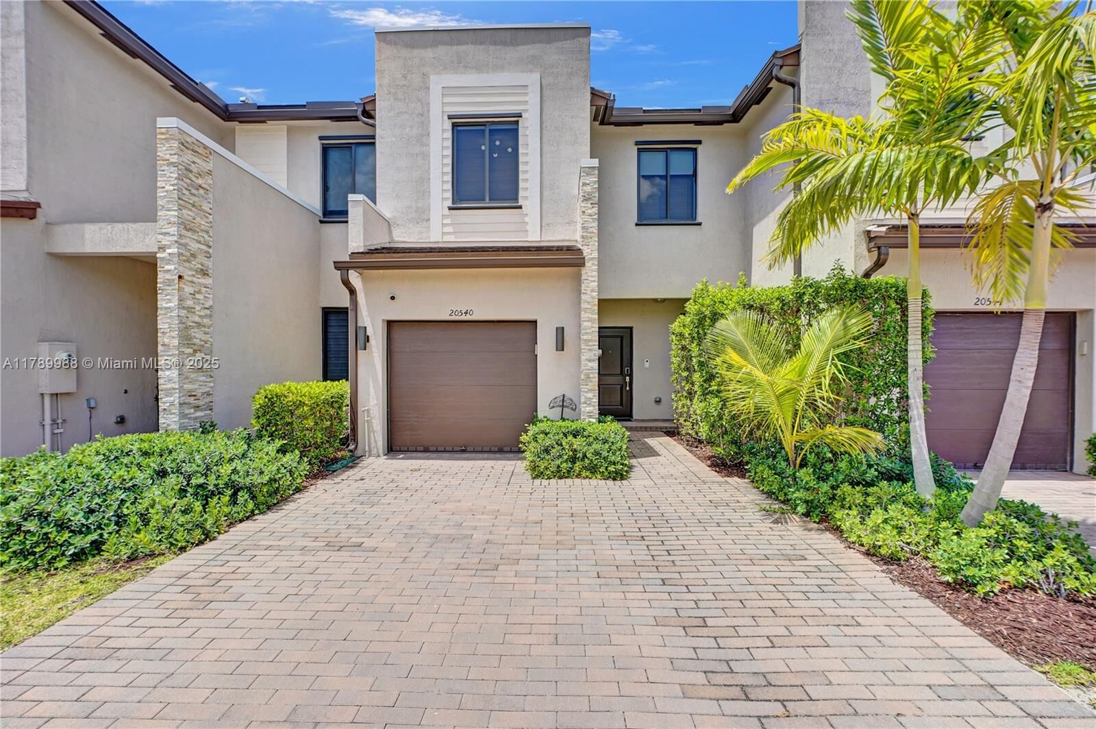 Property Photo: 20540 NE 5th Pl FL 33179
