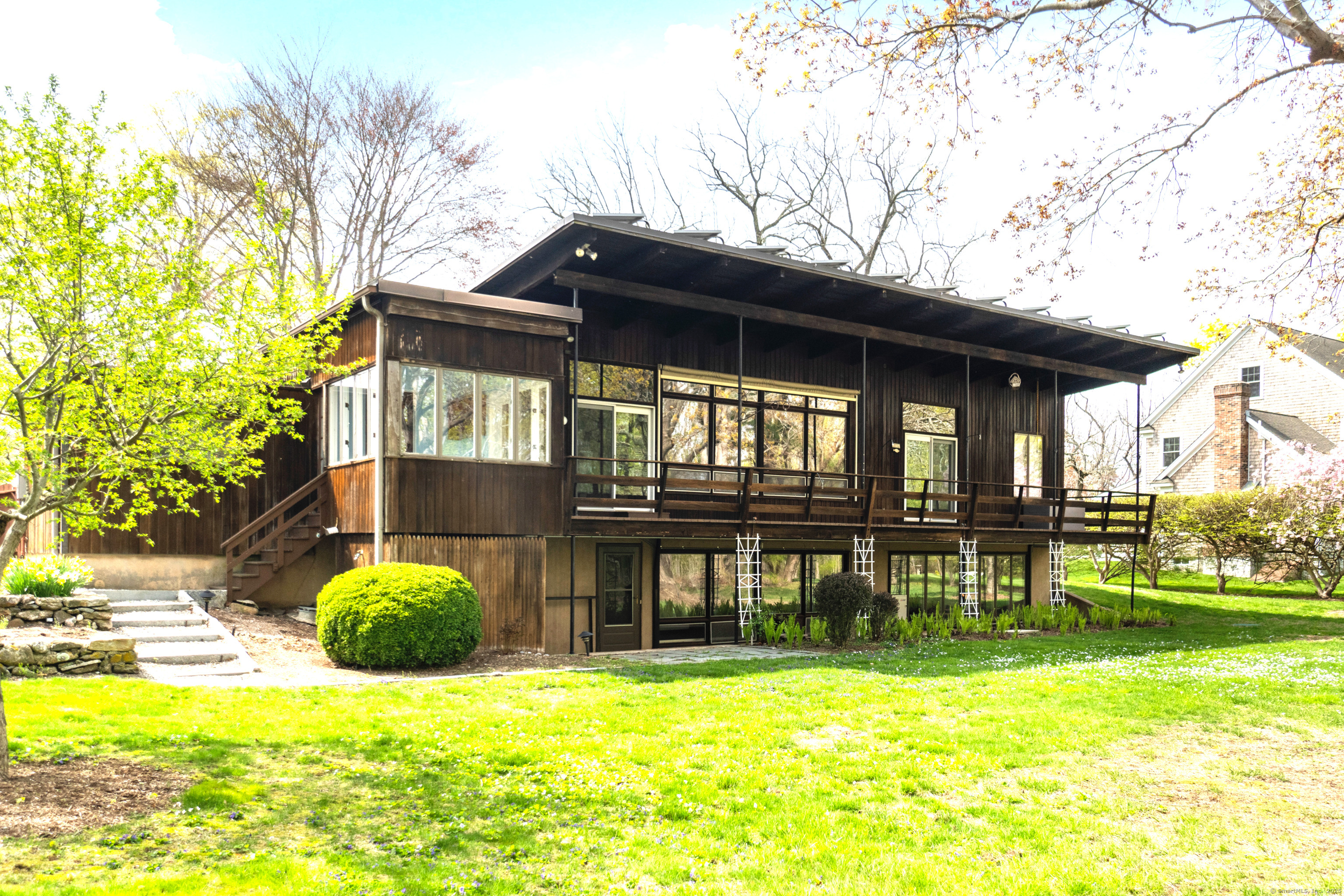 Property Photo: 8 Cromwell Place CT 06475