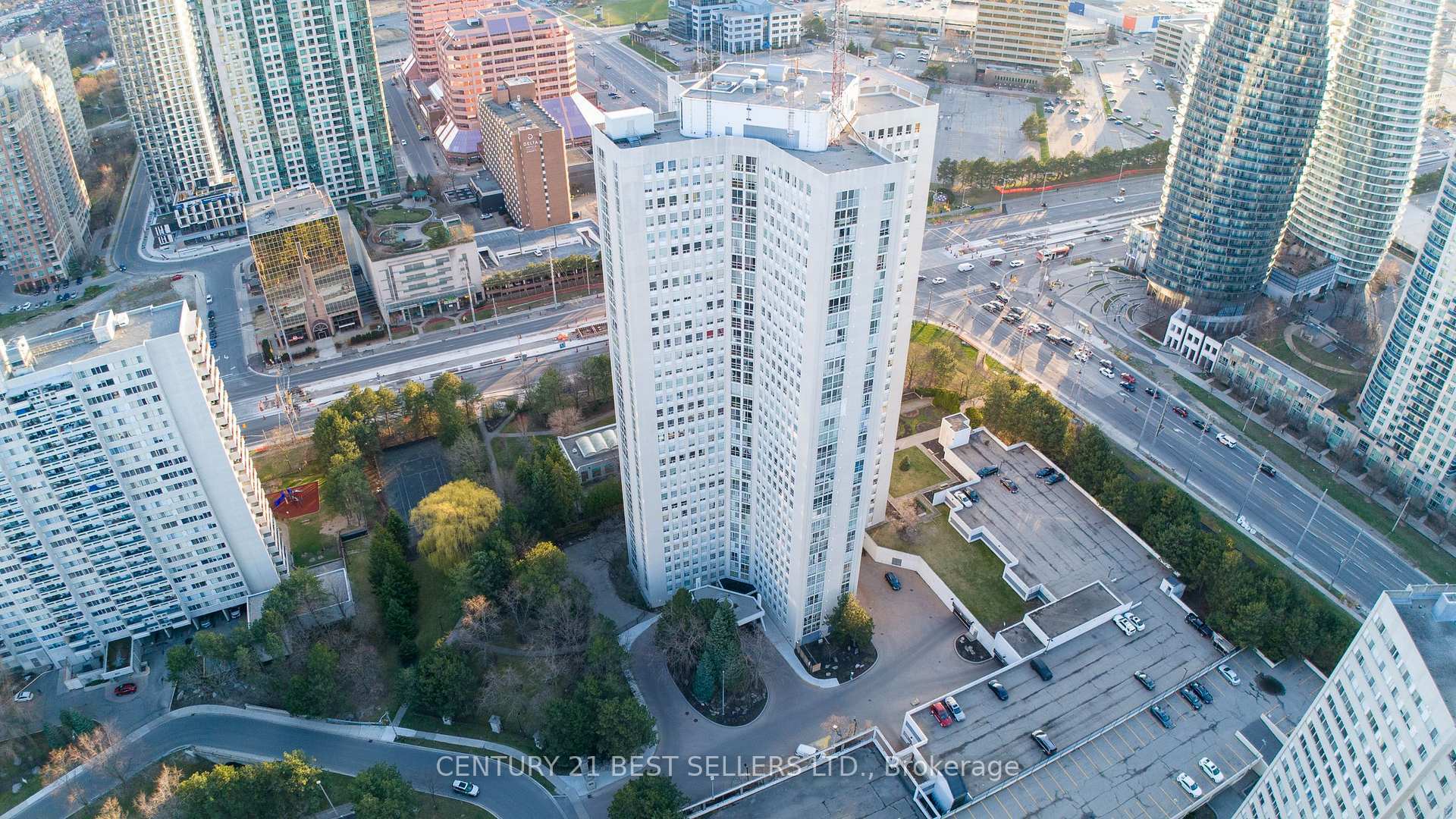 3650 Kaneff Crescent 1803  Mississauga ON L5A 4A1 photo