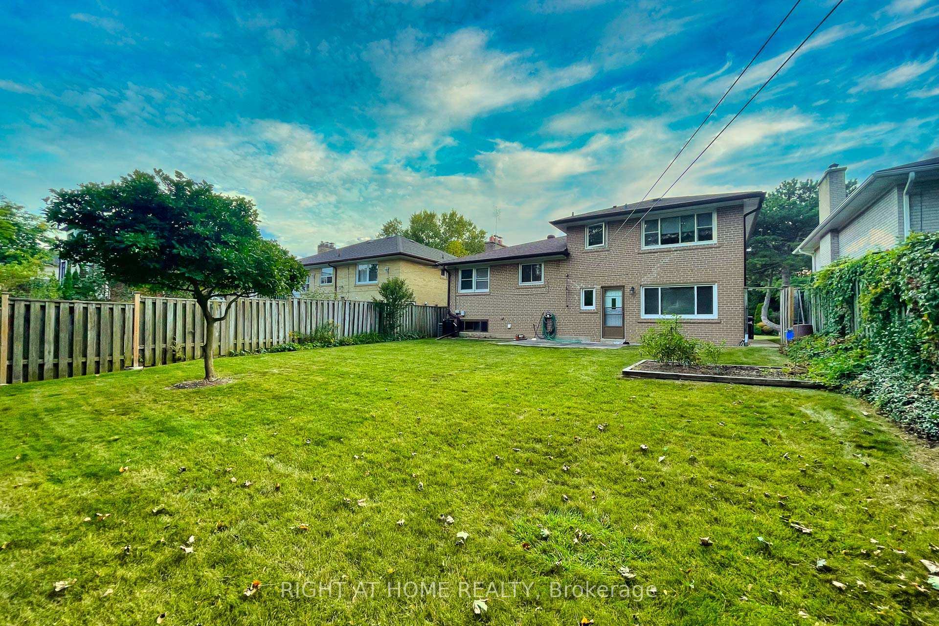 Property Photo: 79 Heathview Avenue ON M2K 2C3