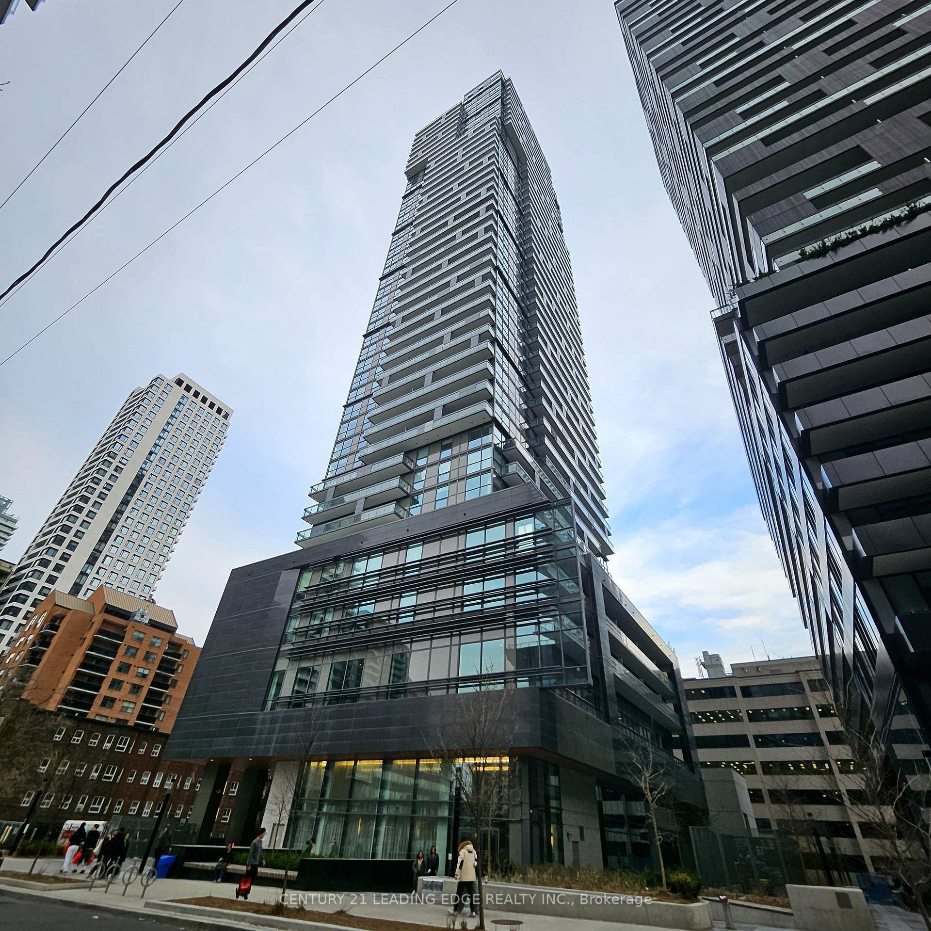 Property Photo:  39 Roehampon Avenue 305  ON M4P 0G1 