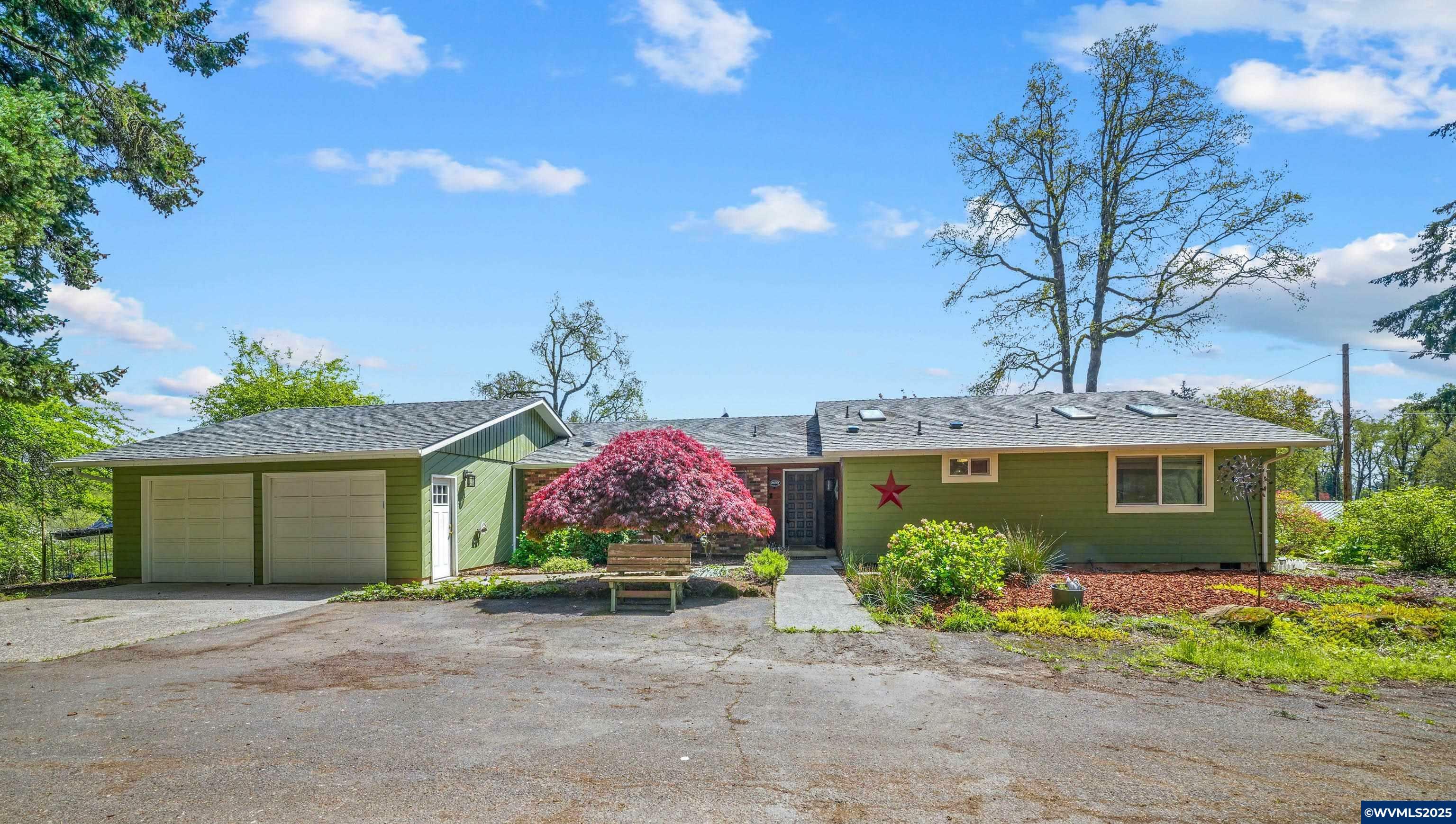 Property Photo: 8690 Aumsville Hwy SE OR 97317