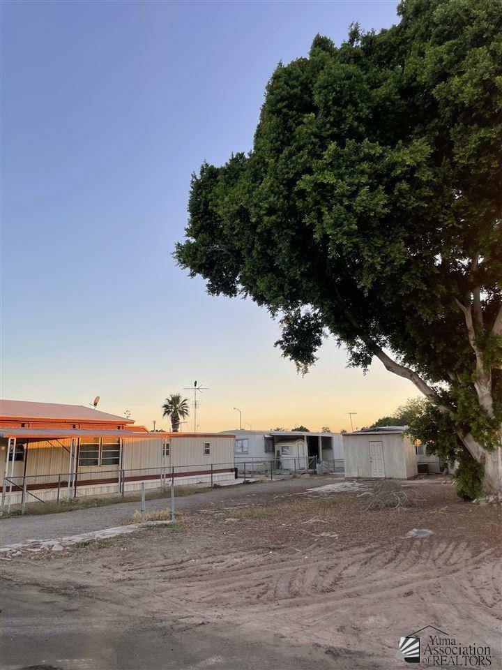Property Photo: 1040 S Myrtle Ave AZ 85364