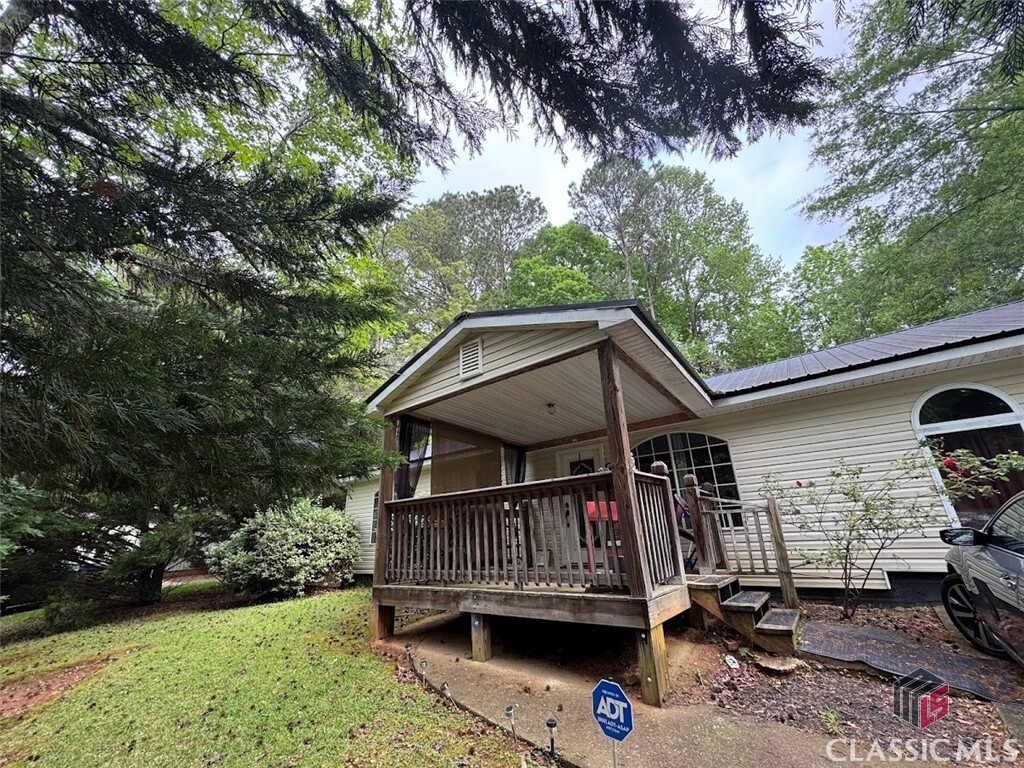 Property Photo: 115 Sarsen Circle GA 30622