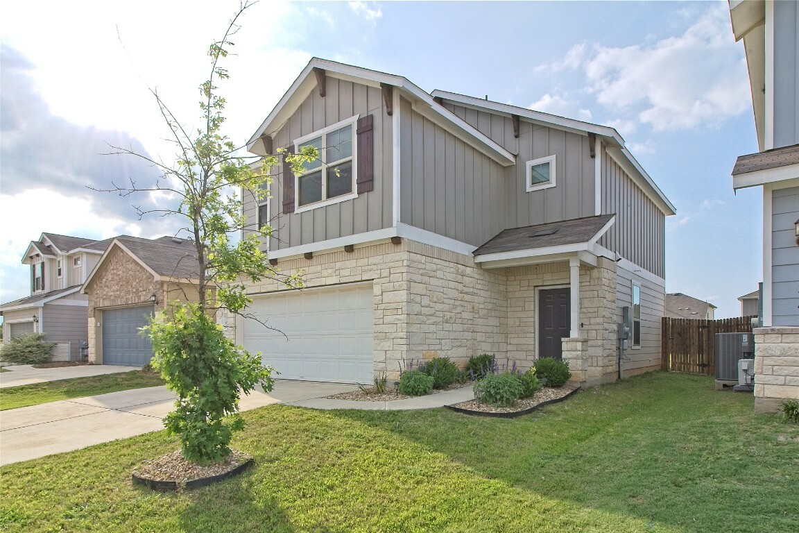 Property Photo: 200 Sandhill Crain Street TX 78641