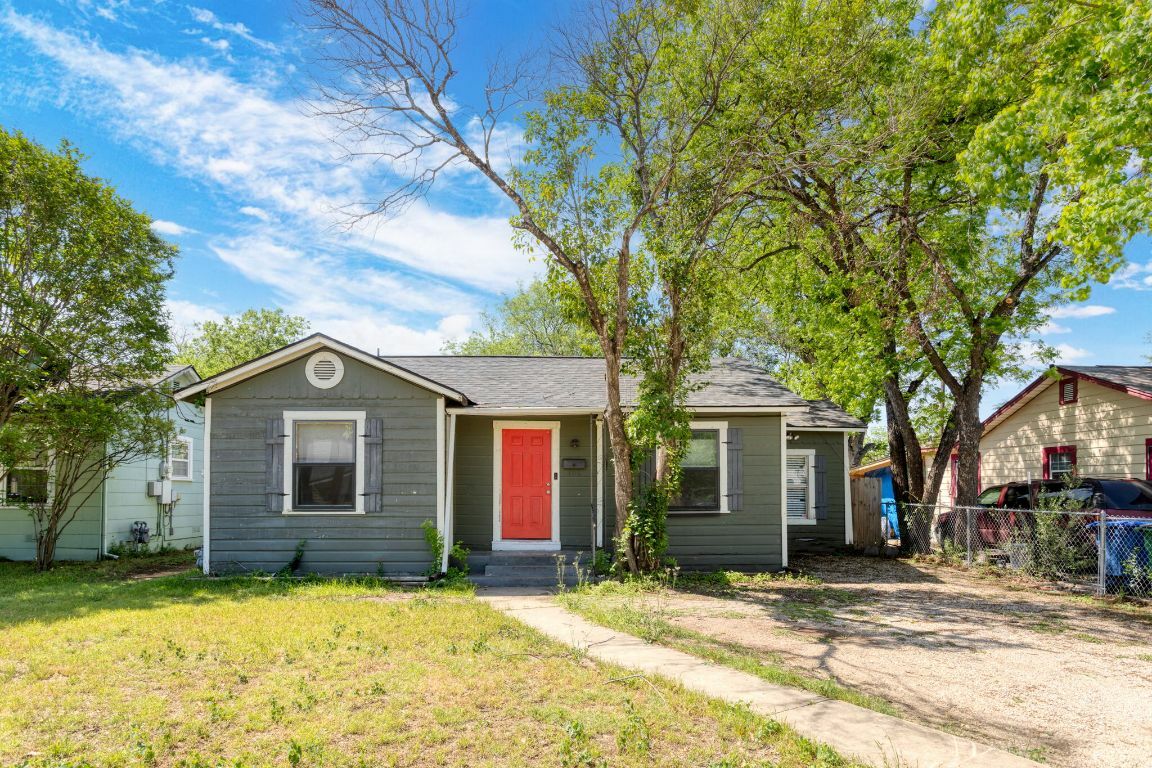 Property Photo: 406 Halliday Avenue TX 78210