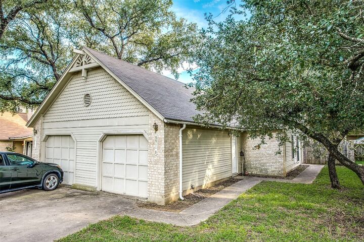 8811 Clearbrook Trail  Austin TX 78729 photo