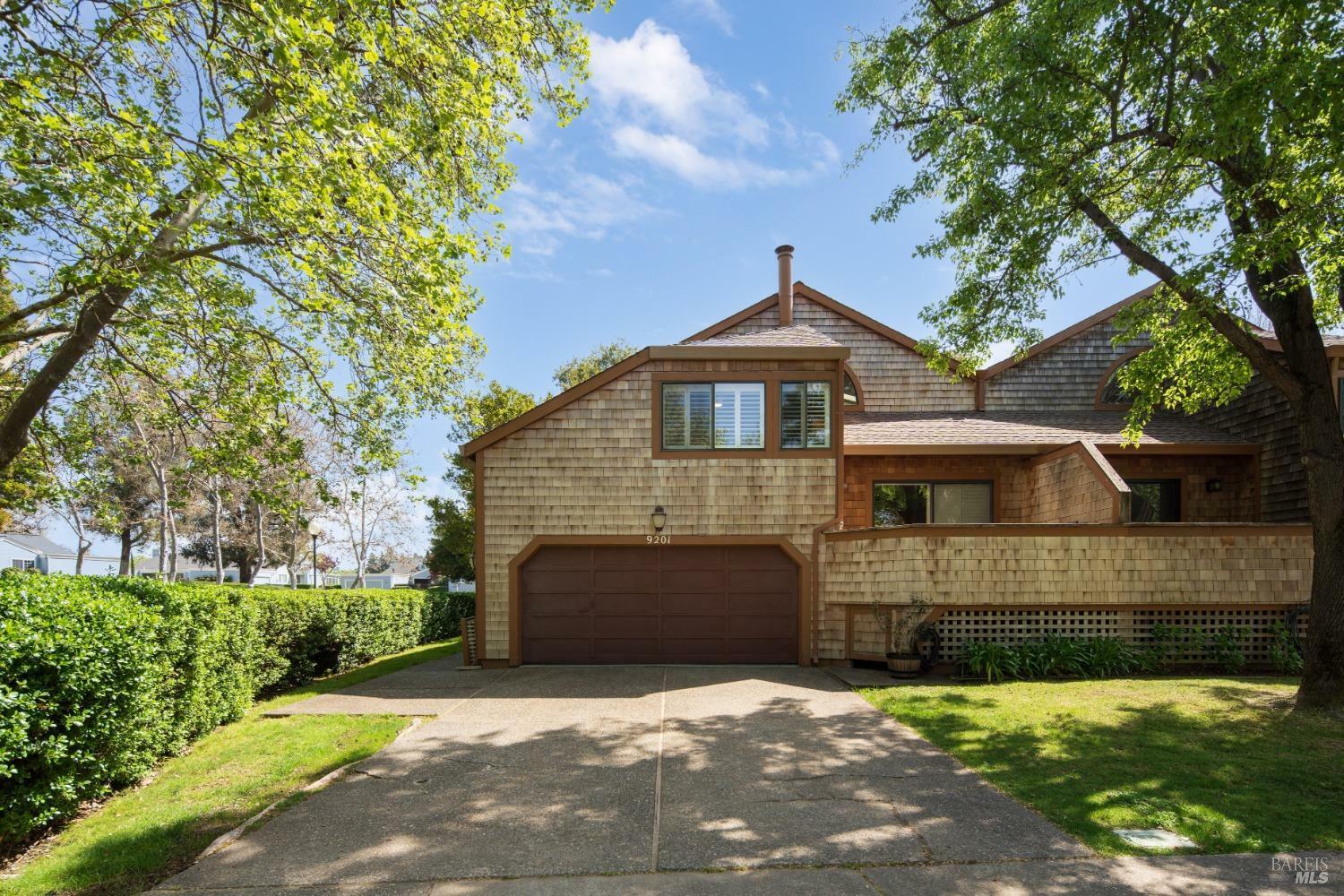 9201 Lakewood Drive  Windsor CA 95492 photo