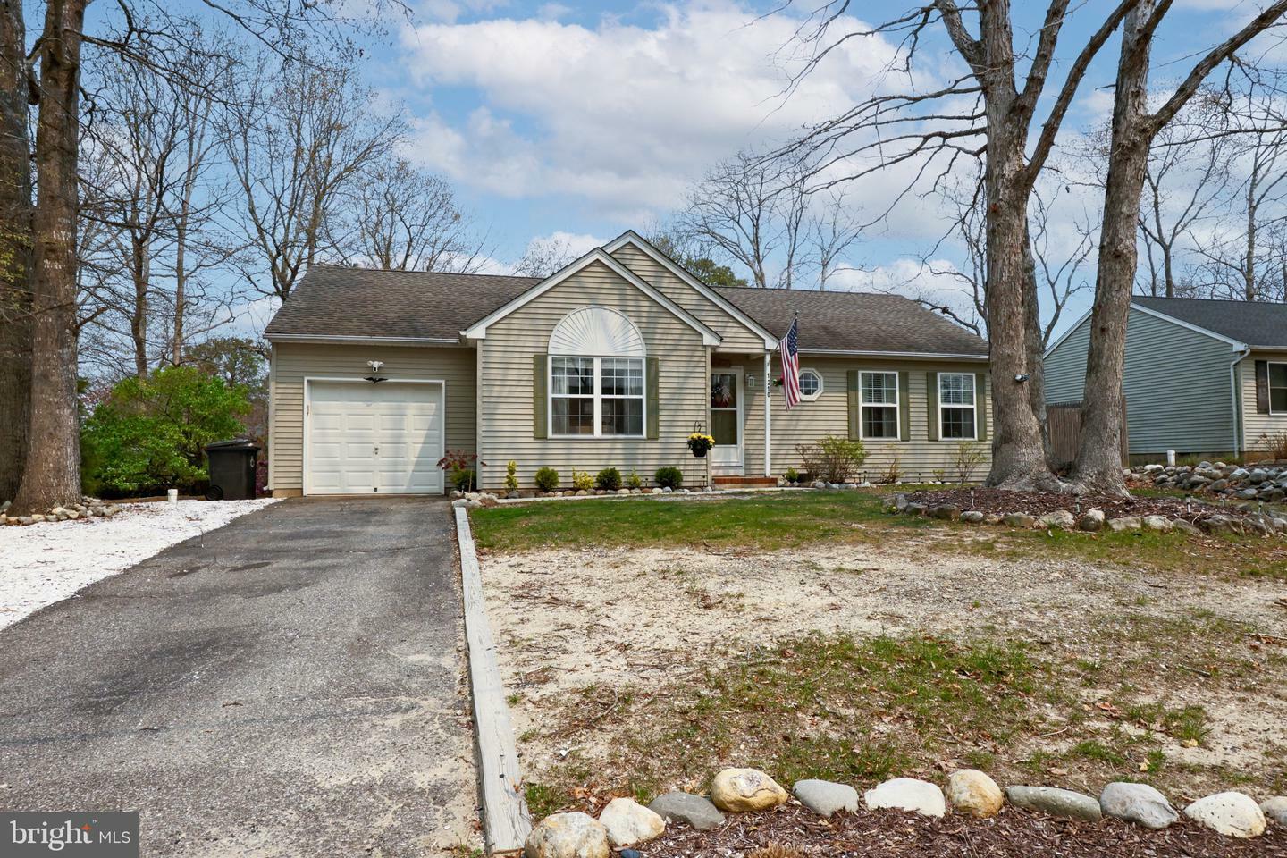 1210 Ripple Avenue  Manahawkin NJ 08050 photo