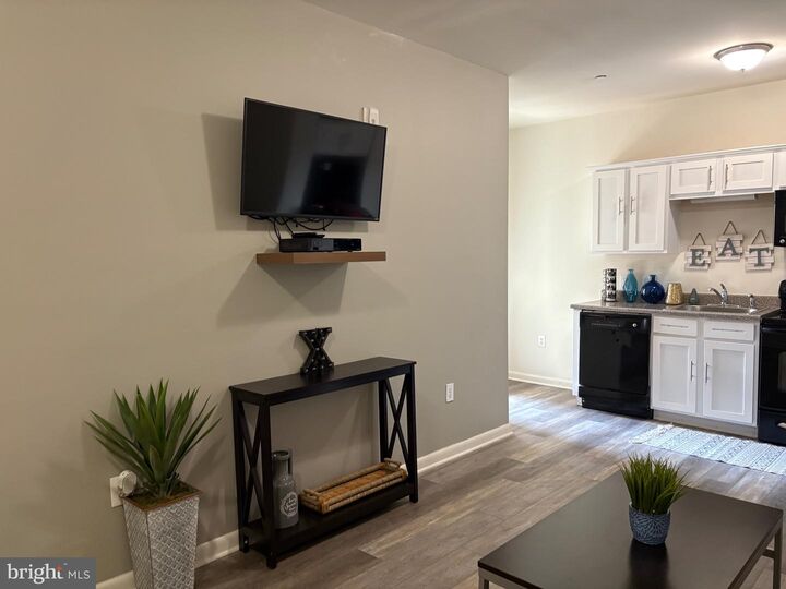 Property Photo:  1000 Diamond Street G  PA 19122 