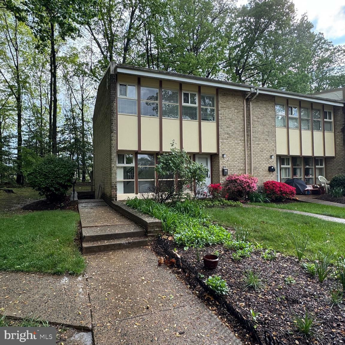 Property Photo: 4463 Forest Glen Court 4463 VA 22003