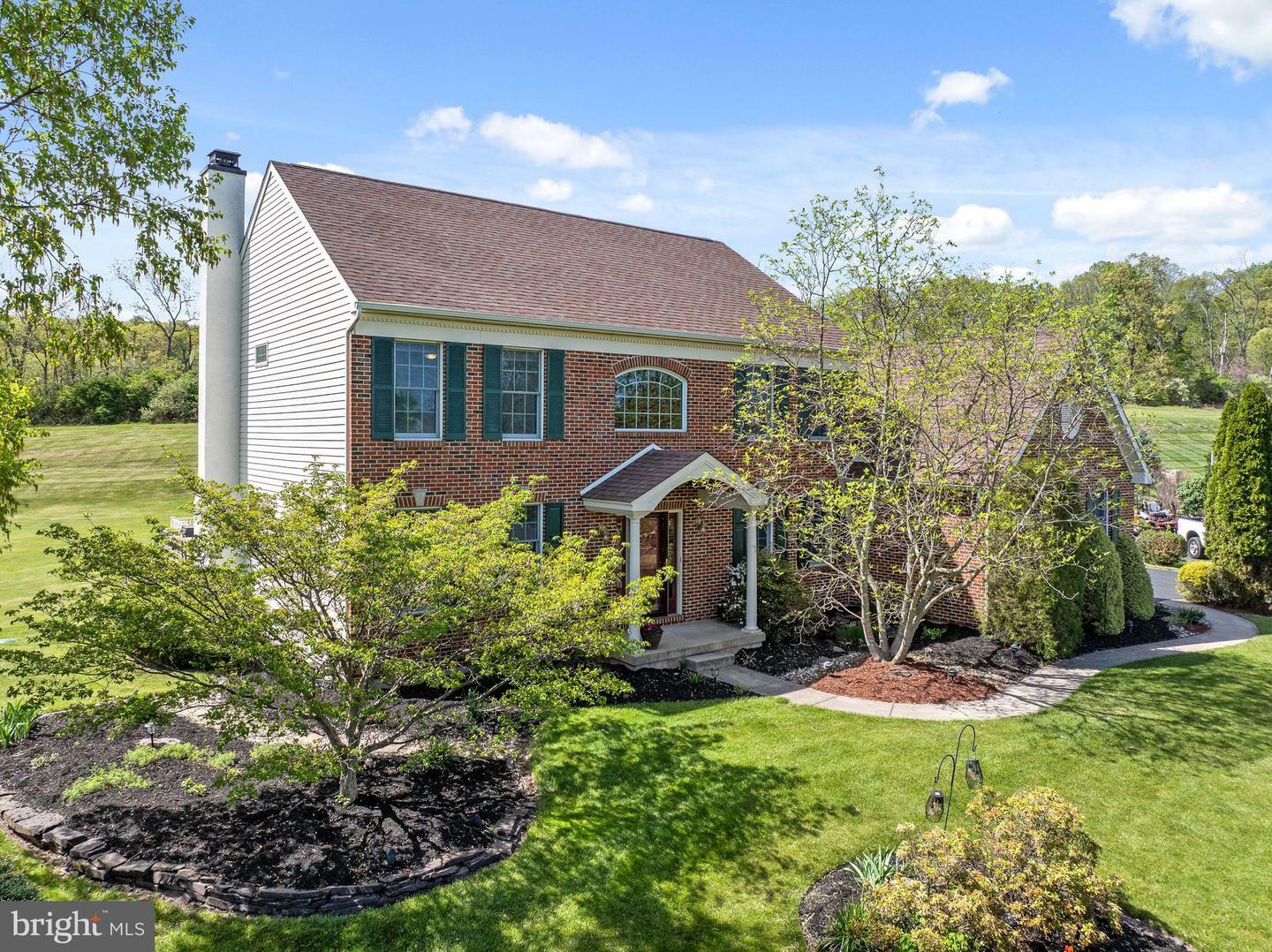 Property Photo: 73 Salford Way PA 18969