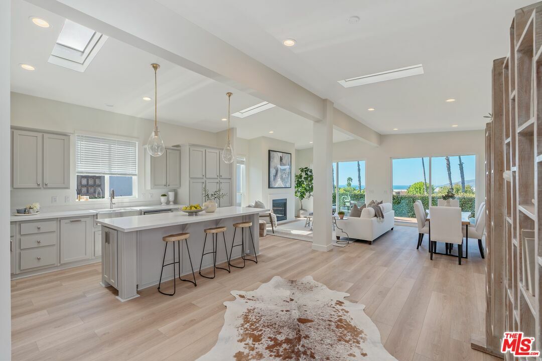 29500 Heathercliff Rd  Malibu CA 90265 photo