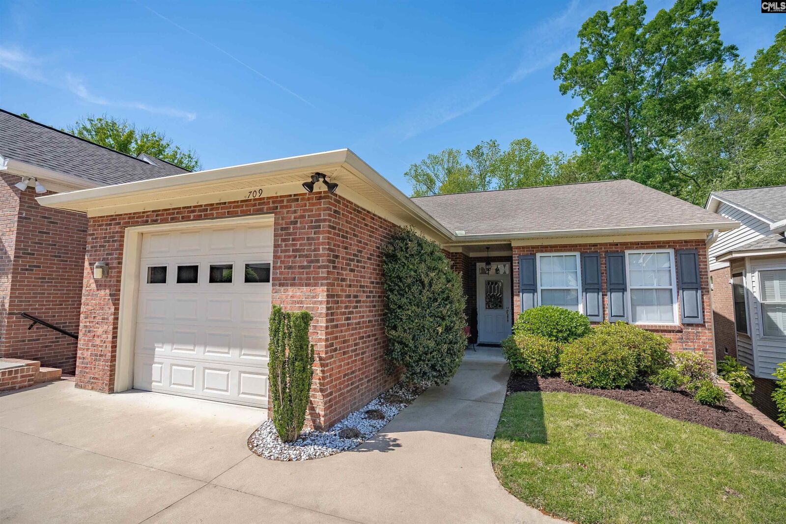 Property Photo:  709 Teakwood  SC 29169 