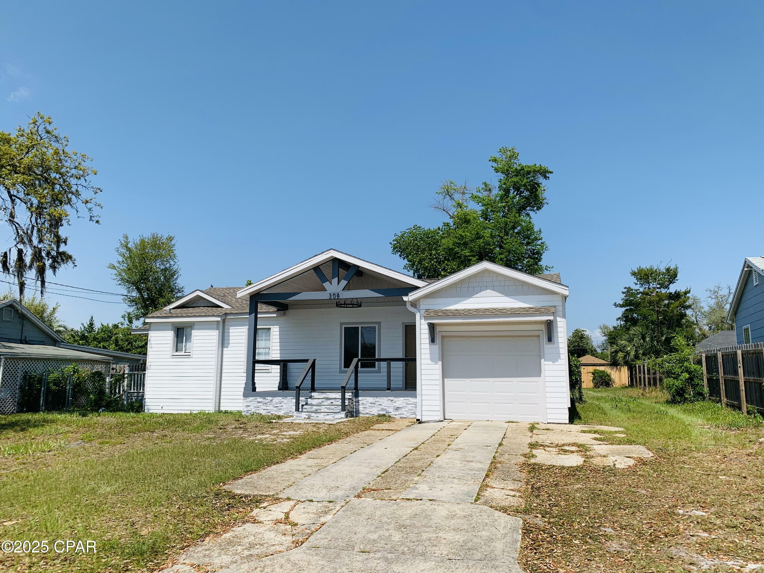 Property Photo: 308 S Macarthur Avenue FL 32401