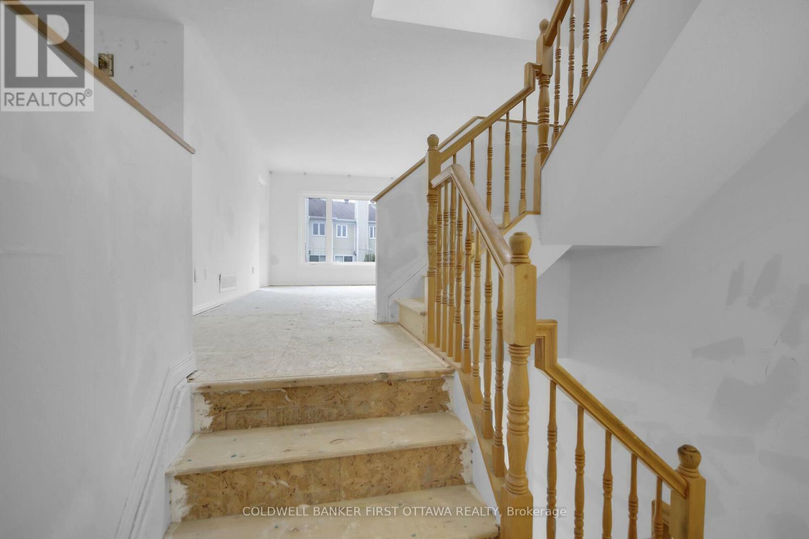 Property Photo: 6141 Red Willow Drive 24 ON K1C 7J7