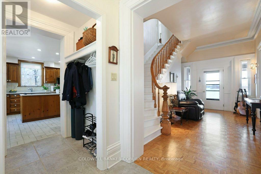 Property Photo: 81 Lakeshore Drive ON K0C 1X0