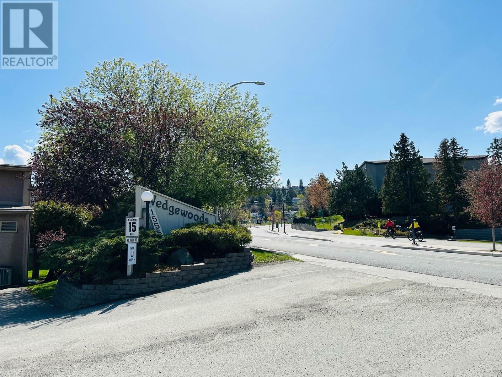 Photo de la propriété: 1555 Summit Drive 1 BC V2E 1E9