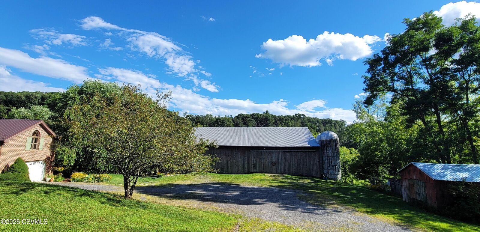 Property Photo: 1109 Hollow Road PA 17889