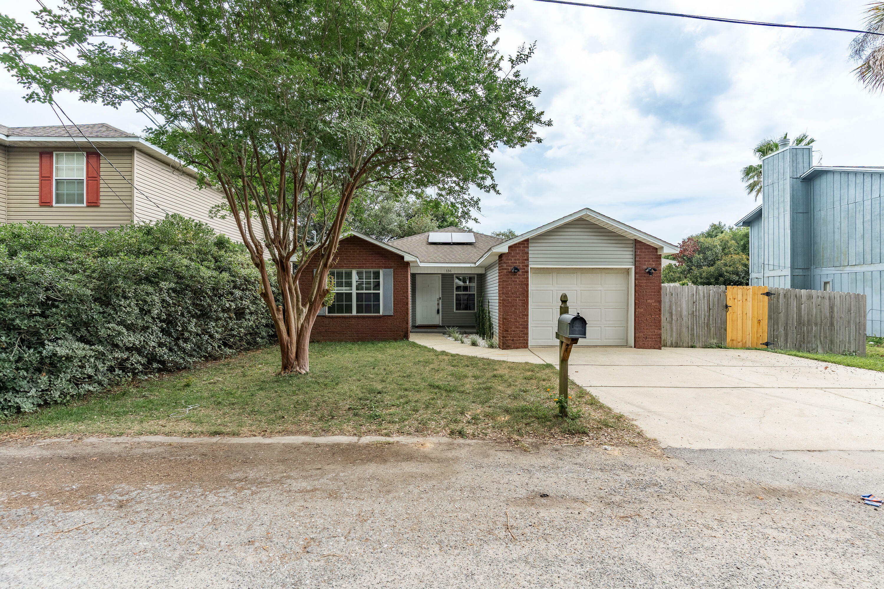 Property Photo: 336 Harris Street FL 32569