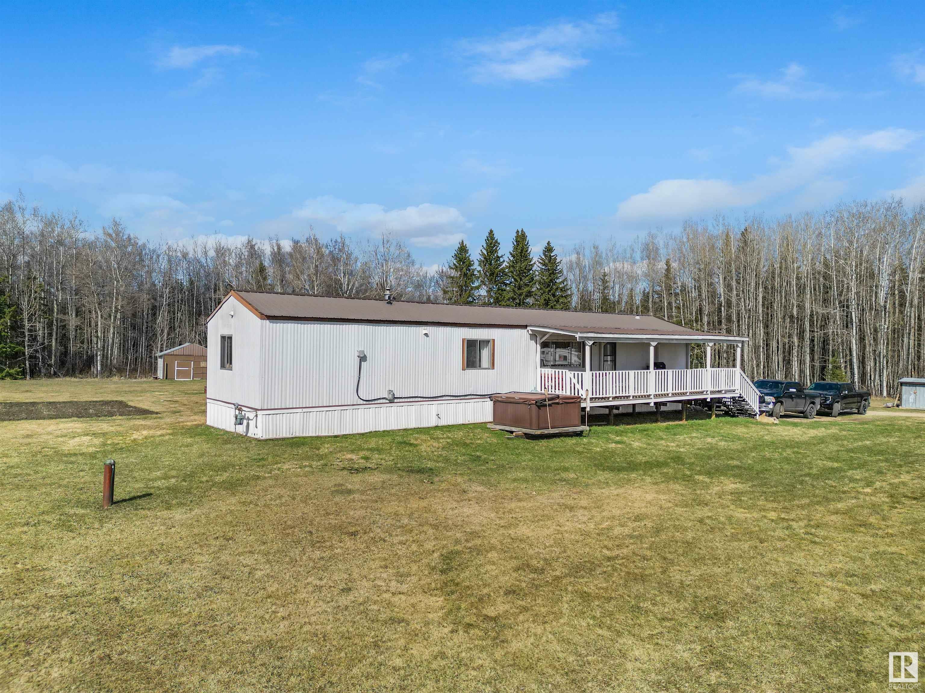 Property Photo: 7218 Hwy 624 AB T0E 0S0