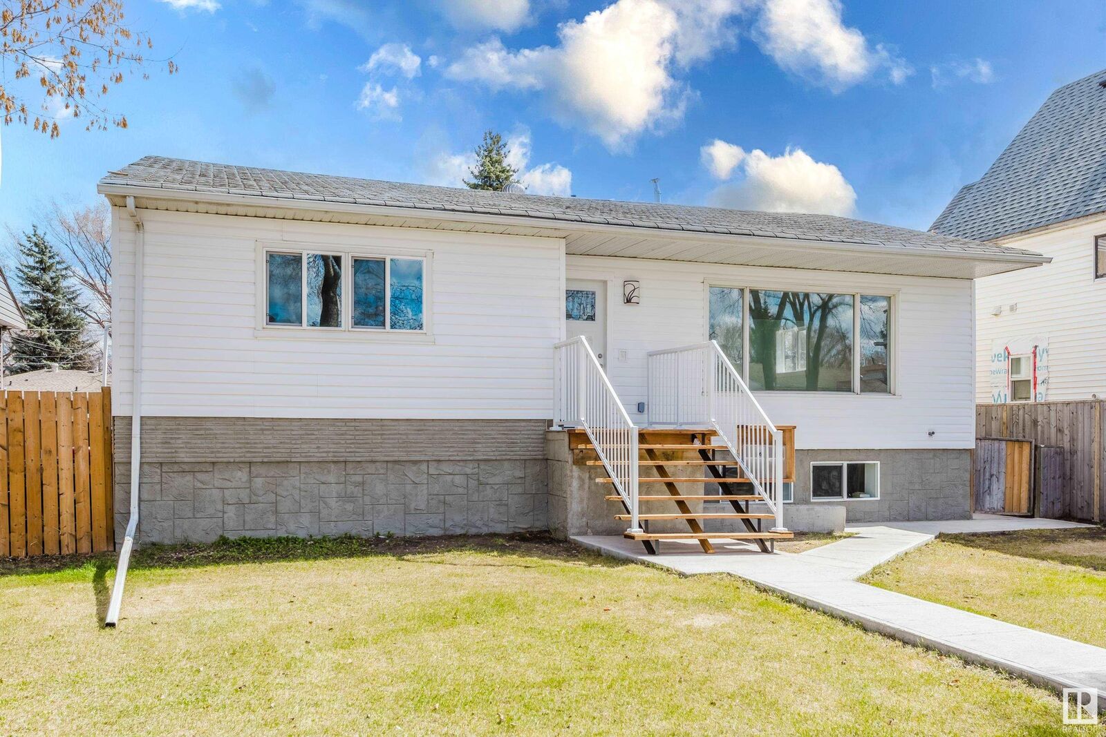 Property Photo:  12821 125 Street NW  AB T5L 0V1 