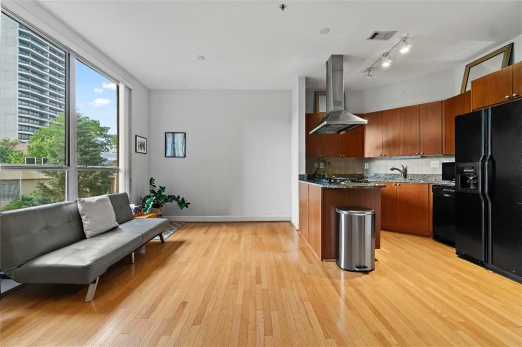 Property Photo: 2626 Peachtree Road NW 606 GA 30305