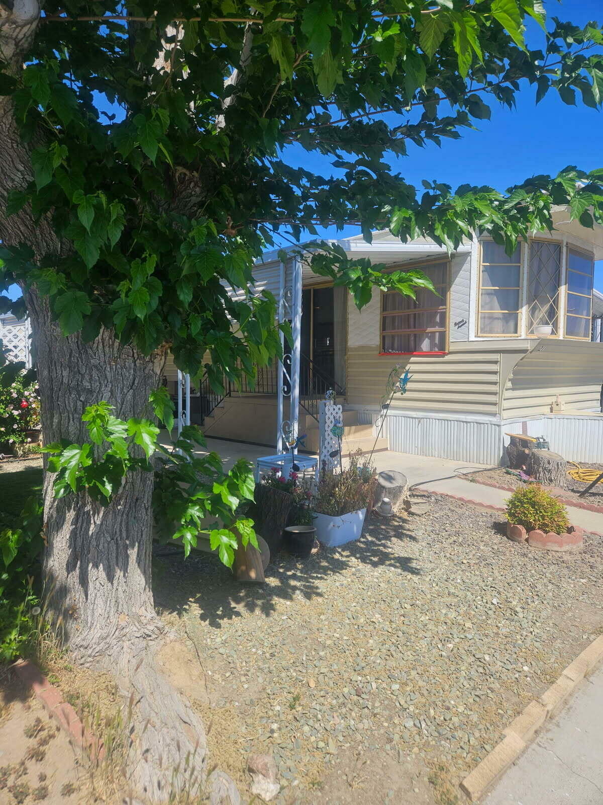 Property Photo: 2550 E Ave I 21 CA 93535