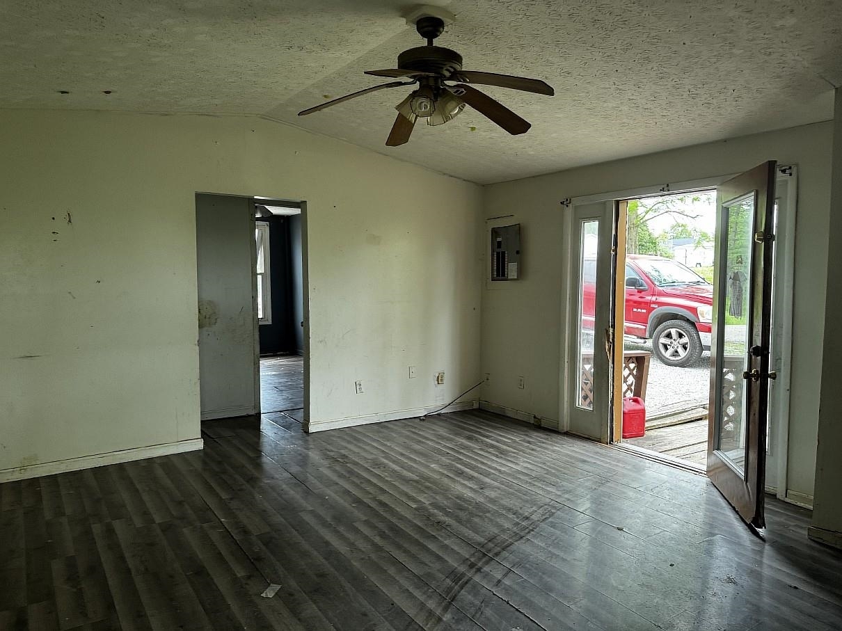 Property Photo: 6865 Old Henderson Spottsville Rd KY 42458