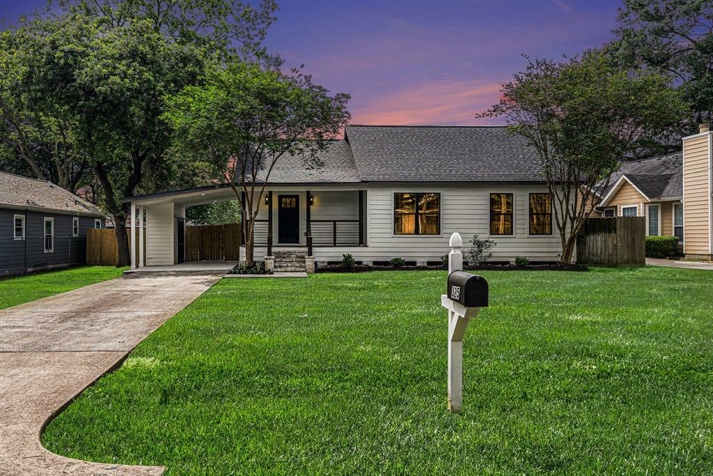 Property Photo: 325 Foster Street TX 77375