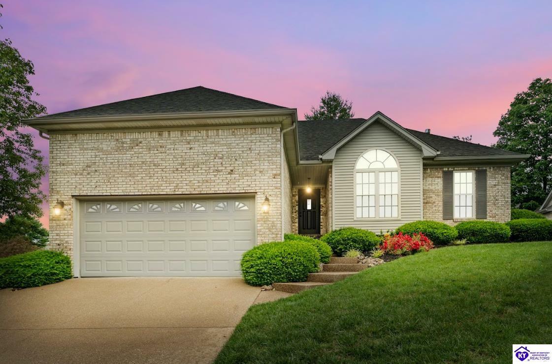 Property Photo: 1142 Oak Street KY 42701