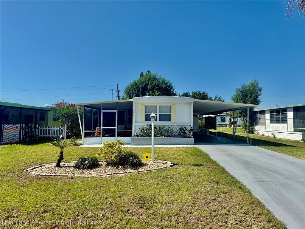 Property Photo: 3607 Indiana Avenue FL 33870