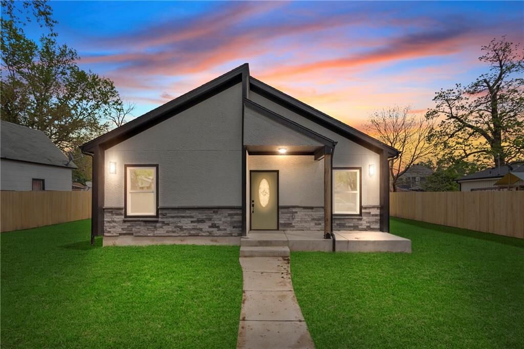 Property Photo:  1219 S 36th Street  KS 66106 