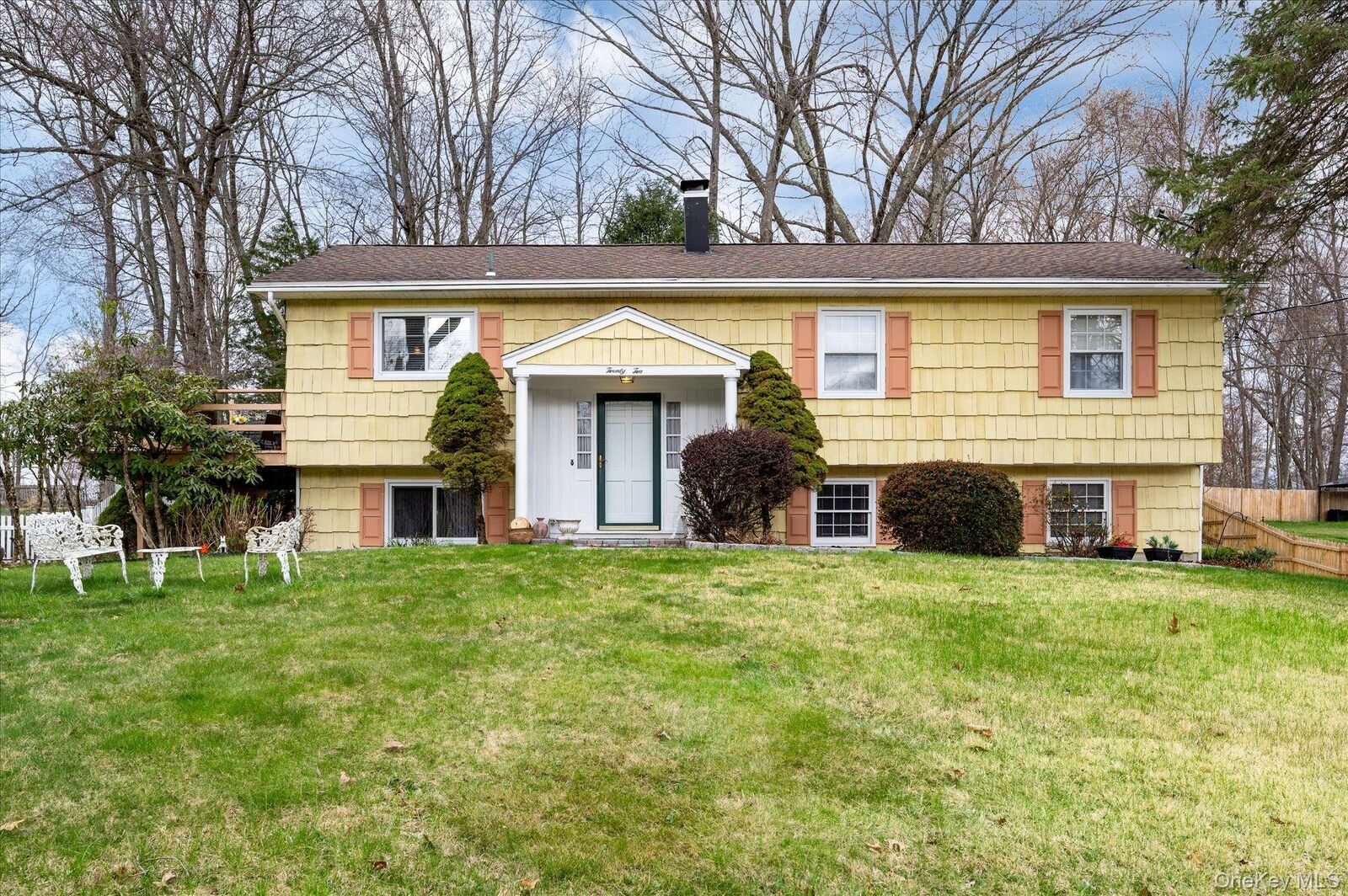 Property Photo:  22 Hood Place  NY 10567 