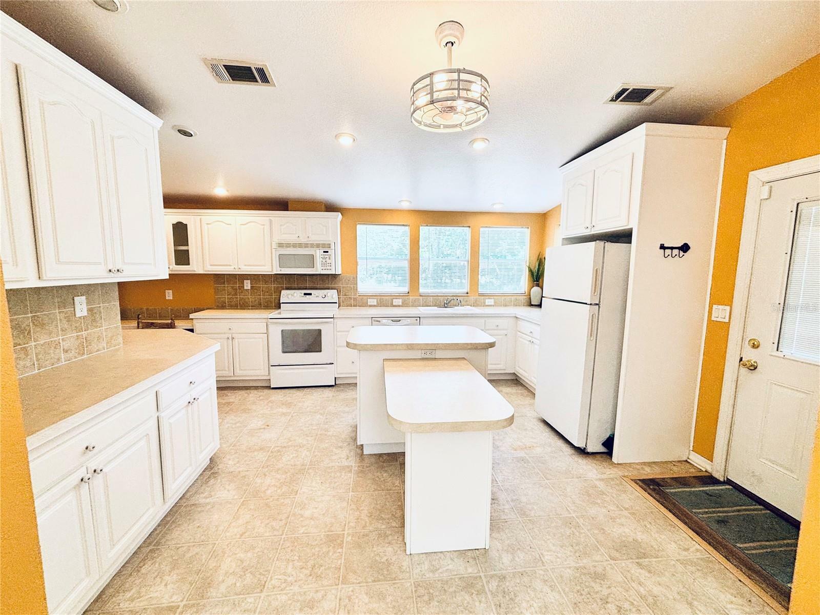 Property Photo: 24270 Browning Place FL 34601